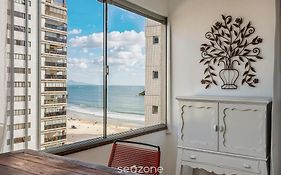 Apt pé na areia centro de BC próx atrações ACO803
